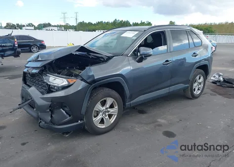 2020 Toyota Rav4 Xle z USA, uszkodzony, nr VIN 2T3W1RFV8LC073875